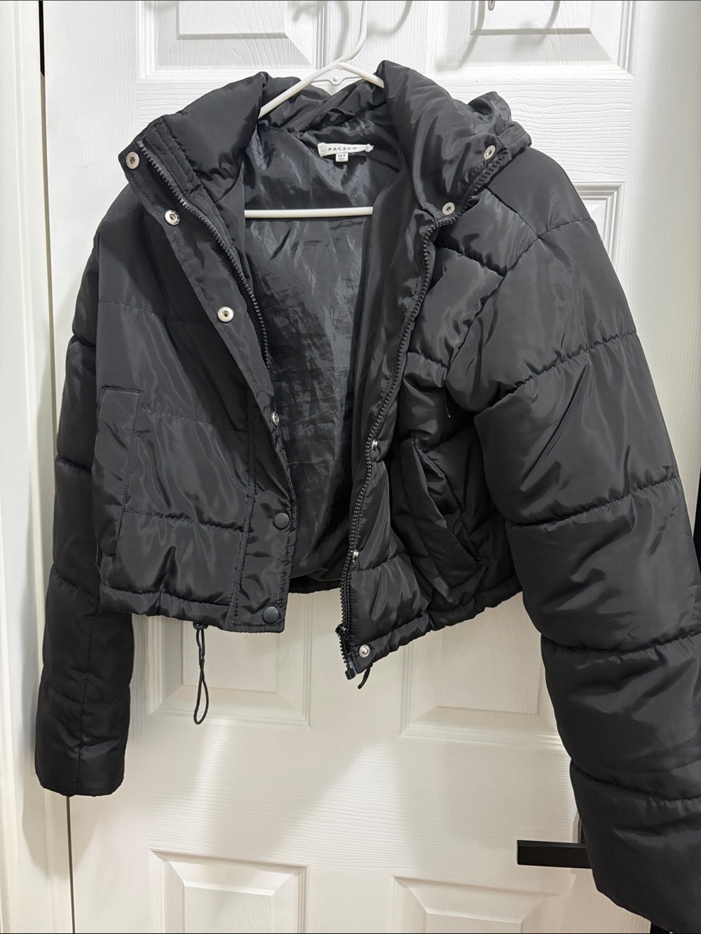 PacSun Black Cropped Puffer Jacket with Hood Size: XS/S